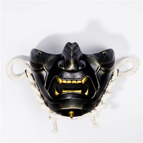 I made a life size Jin Sakai's mask from Ghost of Tsushima : r ...