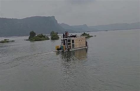 Karamchat Dam Houseboat Bihar: लहरों पर लग्जरी का मज़ा! करमचट डैम पर ...