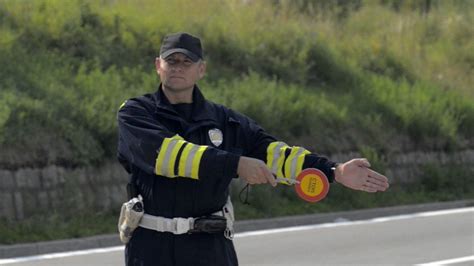 Rezultati akcije Uprave saobraćajne policije! Napisano je ovoliko kazni ...