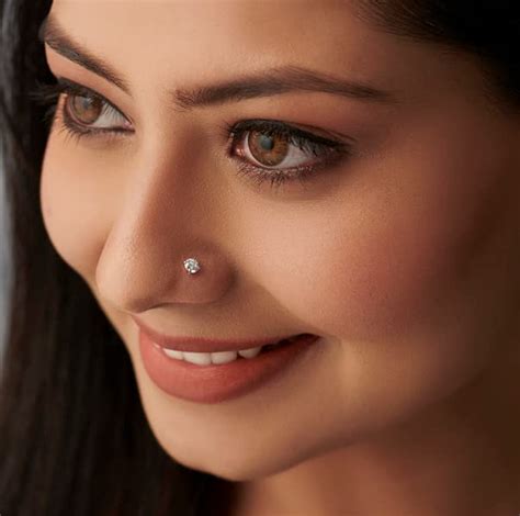 Buy Venus Gems Gallery Classy Nose Pin Pure 18k Yellow Gold Diamond ...