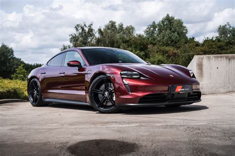 Porsche Taycan 4S - Cherry Red Metallic