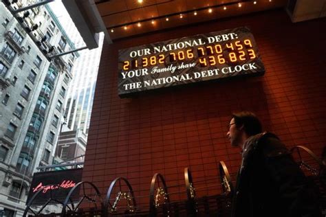 美国国会预算办公室预计到2030年国债与GDP的比将升至98% - 华尔街日报