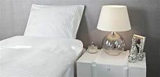 lumi per camere da letto grande letto con comodini sospesi hn45 pineglen lumi per camere da letto grande letto con comodini sospesi hn45 pineglen