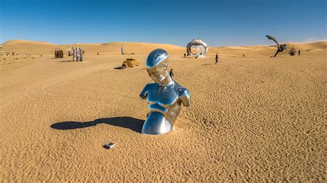 【新雕塑】孙振华：从三大背景看民勤沙漠雕塑国际创作营的三个突破_艺术品_中国财富网