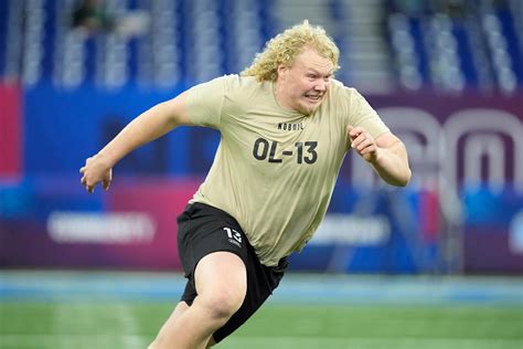 Skyler Bell runs official 4.40-second 40-yard dash at 2026 combine HD Wallpaper