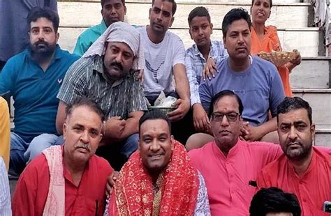 पंजाबी गायक मास्टर सलीम ने मां ज्वाला के दरबार में नवाया शीश - punjabi ...