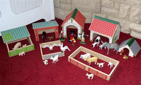 Wooden Farm Animals 15 Eyfs Small World Deas | Nursery Actvtes, Eyfs ...