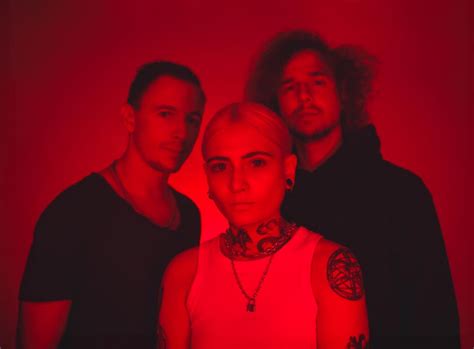 French rock outfit Spin Twice release shares new EP «Gravity