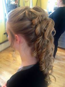 How To Style Your Hair With Clip In Extensions by Beret And Banana To Suit Hairstyle For Waitress How To Style Your Hair With Clip In Extensions