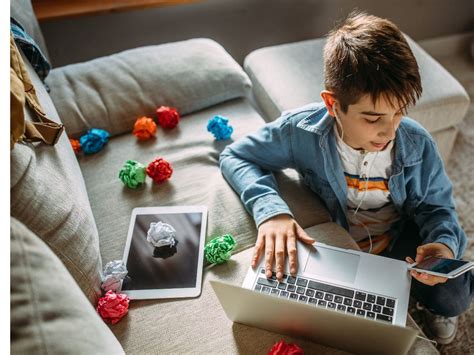 Warning signs of social media addiction amongst students leading to ...