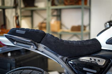 Triumph Scrambler400x seat cover - Grid stitch - Black – Raw & Rugged Co