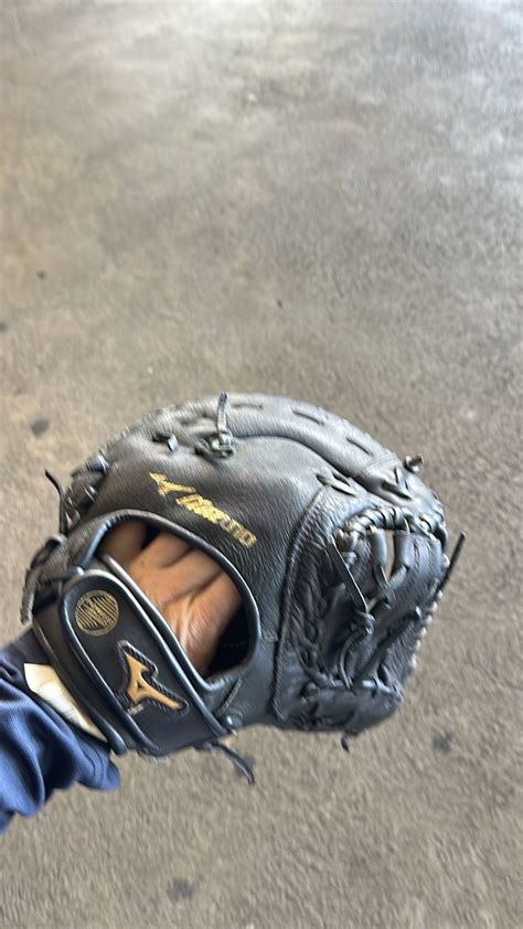 Mizuno Baseball Glove for Sale in Los Angeles, CA - OfferUp