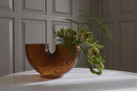 AYTM - ARURA Vase - Vase - Black Small