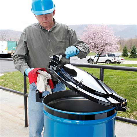 Buy New Pig Drum Lid | Outdoor Latching Drum Lid with Fast-Latch Ring ...