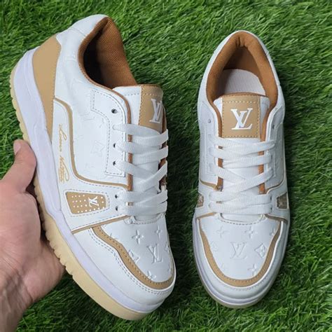 Under 800 – M/S Foot Steps