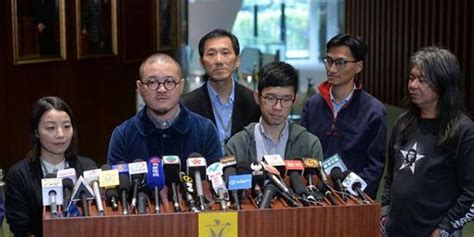 4名香港议员涉嫌“不庄重宣誓”面临被罢免(图)_手机新浪网