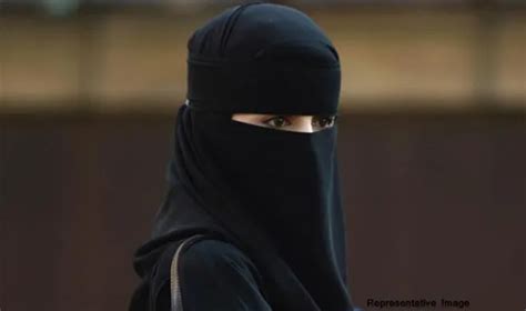Hijab-wearing Muslim teacher wins discrimination case in Germany ...