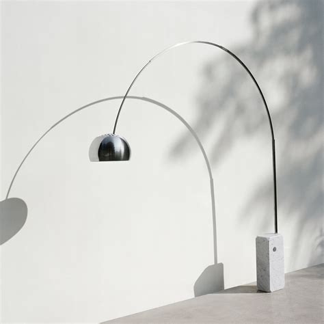 Modern floor lamps, design standing lamps | Flos Official Shop