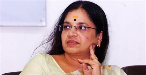 ‘പട്ടുസാരി ഉടുത്തു ഒരുങ്ങി പോകാന്‍ മനസു വരുന്നില്ല, മനസ് ഇപ്പോഴും അവള് ...