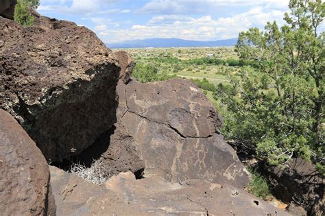 gjhikes.com: La Cieneguilla Petroglyphs