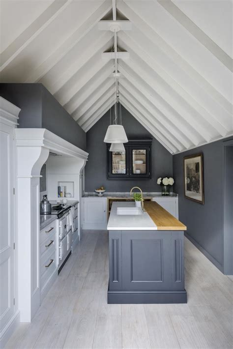 White Kitchen Units, Grey Kitchen Colors, Grey Kitchen Walls, Light ...