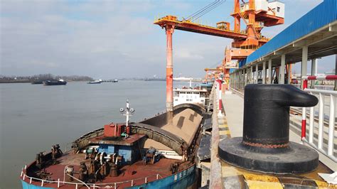 中国电力建设集团 砂 绿色砂石产品在码头装船发运