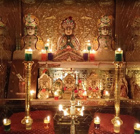 Shri Chintamani Parshvnath Jain Mandir, Sumer Nagar, Borivali West ...