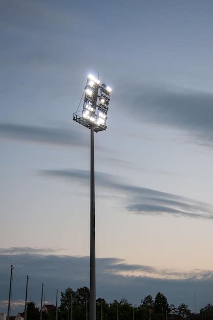 Sportsfield Lights 的图像结果
