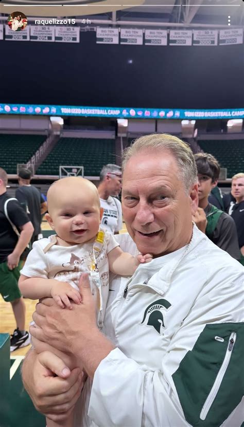 In photos: Michigan State HC Tom Izzo poses with granddaughter at her first basketball camp