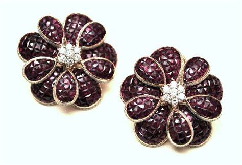 Vogue picks: Our favourite floral jewellery | Vogue India