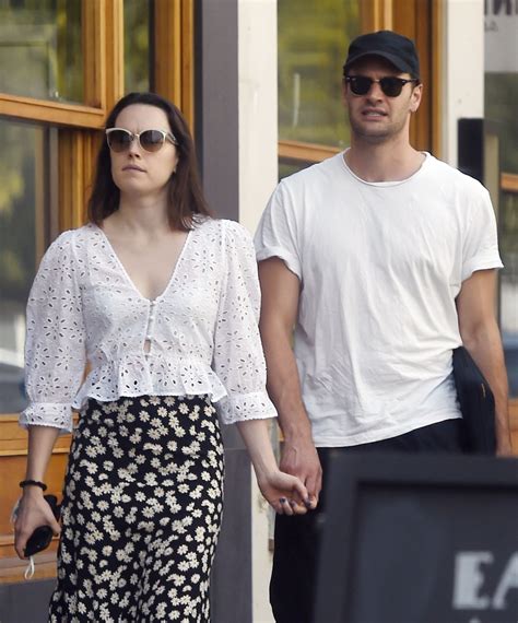 Daisy Ridley and Tom Bateman spark marriage rumors and more star snaps ...