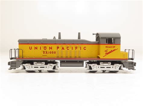 MTH 30-2138-1 Union Pacific NW 2 Switcher Diesel Engine Cab #1050 w ...