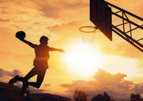 梦见打篮球是什么意思 周公解梦梦见打篮球的预示 - 万年历