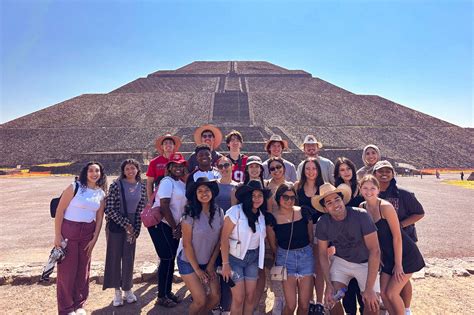 Students spend spring break in the whirl of Mexico City - Terry College ...