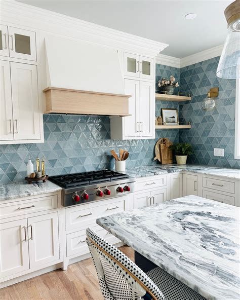 17 Must-See Blue Backsplash Kitchen Ideas – CreativeBooster