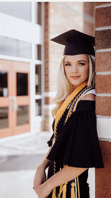 Graduation Portrait Poses Ideas at Sara Gosman blog