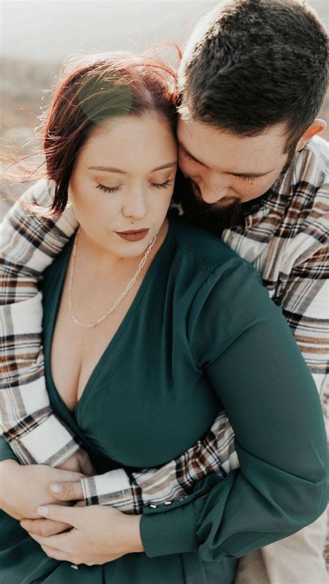 womens fall engagement photo outfits