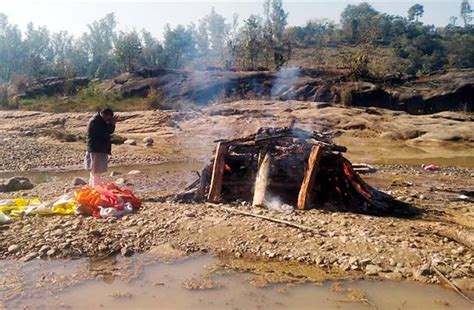 असम राइफल में तैनात जवान की ब्रेन हैमरेज से मौत, राजकीय सम्मान के साथ ...