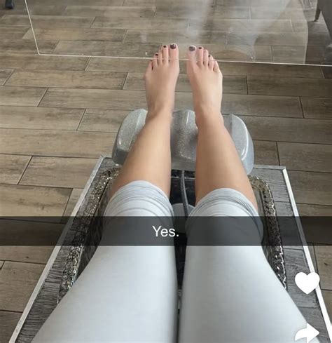 Skilah Hurd's feet
