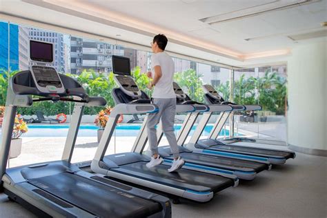 Novotel Century Hong Kong Pool: Pictures & Reviews - Tripadvisor