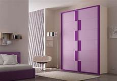armadi colorati per camerette armadio colorato con ante scorrevoli idfdesign armadi colorati per camerette armadio colorato con ante scorrevoli idfdesign