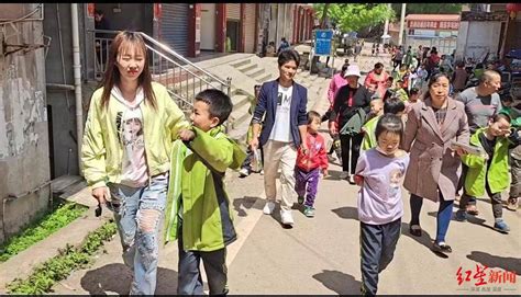 Chinese company allows female employees to bring their children to work ...