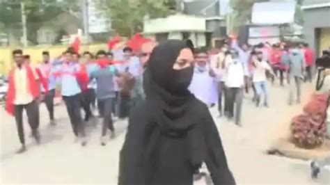 karnataka Hijab Controversy Jamiat Ulema will give a reward 5 lakhs to ...