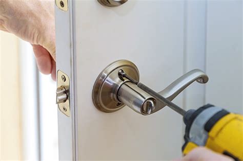 Lock Set Installation 的图像结果