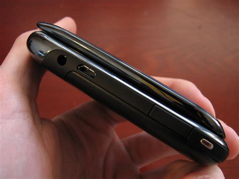 REVIEW: BlackBerry Style 9670 – RIM’s Next Flip