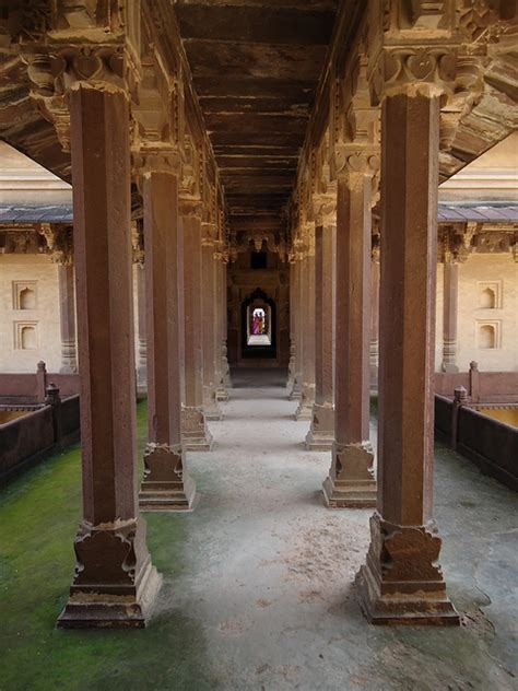 Datia Fort | IndiaUnveiled