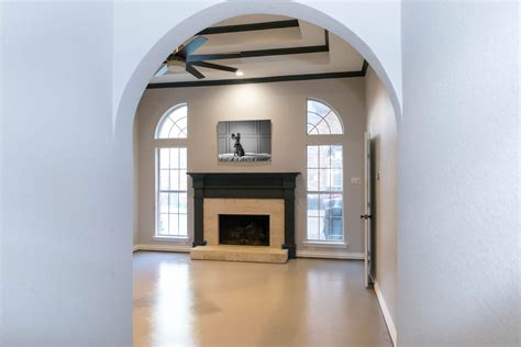 Black Crown Molding Makes A Major Impact - Home Decor and Home ...