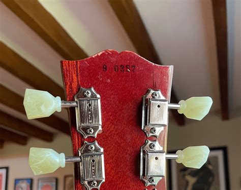 How to Date Gibson Les Paul Guitars | Serial Number & Year Guide