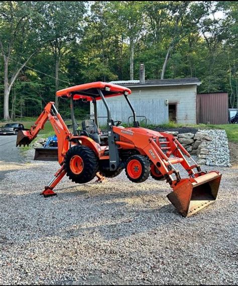 A tractor lifting itself up... what does it actually mean? : r/tractors