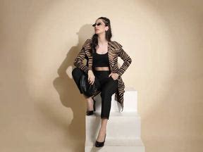 Brown Abstract Print Full Sleeve Cascade Collared Neck Knitted Western